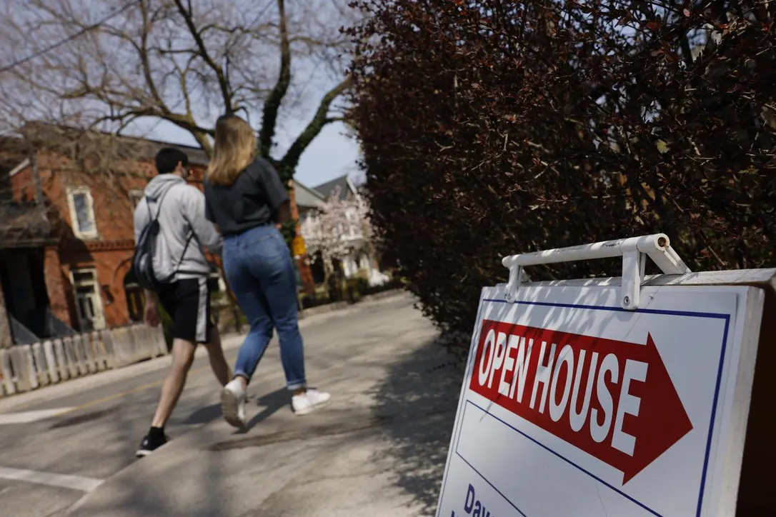 Experts say lack of listings will continue to buoy Toronto real estate prices, despite the Bank of Canada’s quarter-point rate hike.